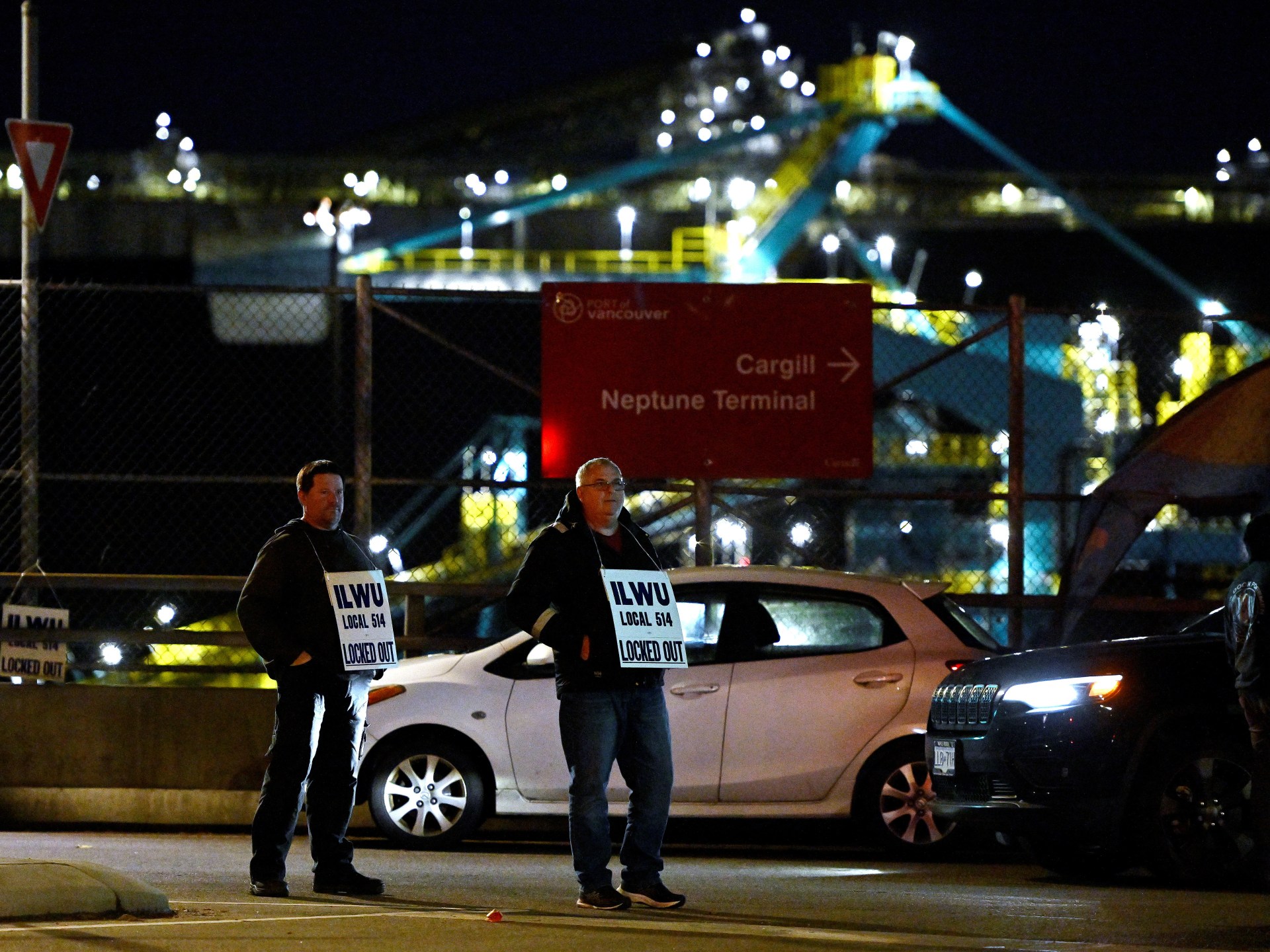 Canada orders binding arbitration to finish port lockout | Employees’ Rights Information