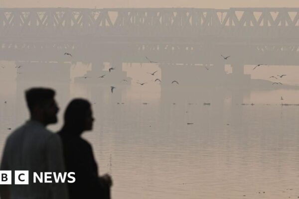 India’s capital chokes as air air pollution turns ‘extreme’