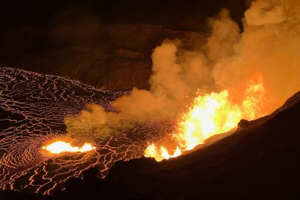 Hawaii’s Kilauea volcano erupts, shooting jets of lava into the sky | Volcanoes News