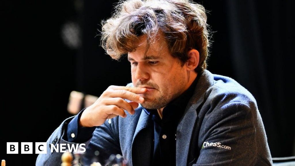 Chess champion quits FIDE tournament after being told to change jeans