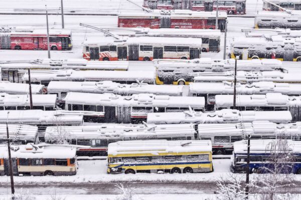 Enormous snowstorm leaves tens of hundreds with out energy in Bosnia | World Information