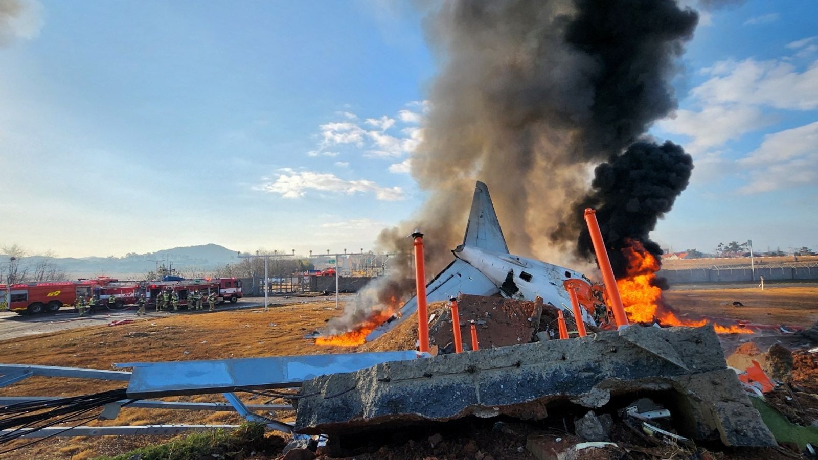 Jeju Air black boxes stopped recording four minutes before South Korean passenger jet crashed | World News