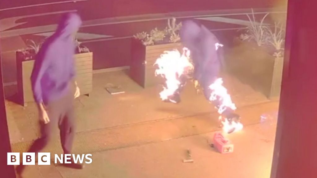 Arson suspect accidentally sets own trousers alight in Melbourne