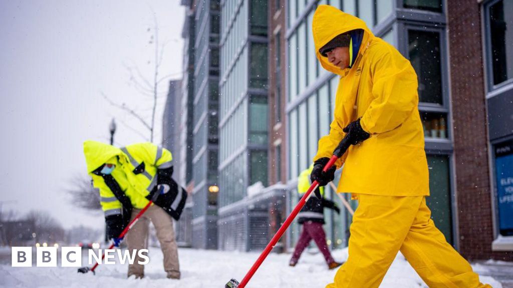 5 lifeless as snow wreaks havoc throughout US